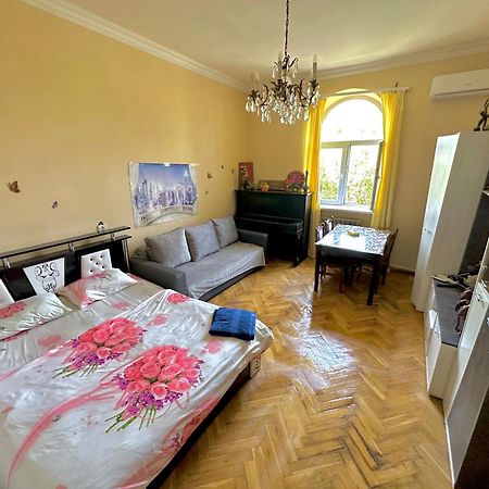 Karson Guest House And Tours Jerevan Exteriör bild